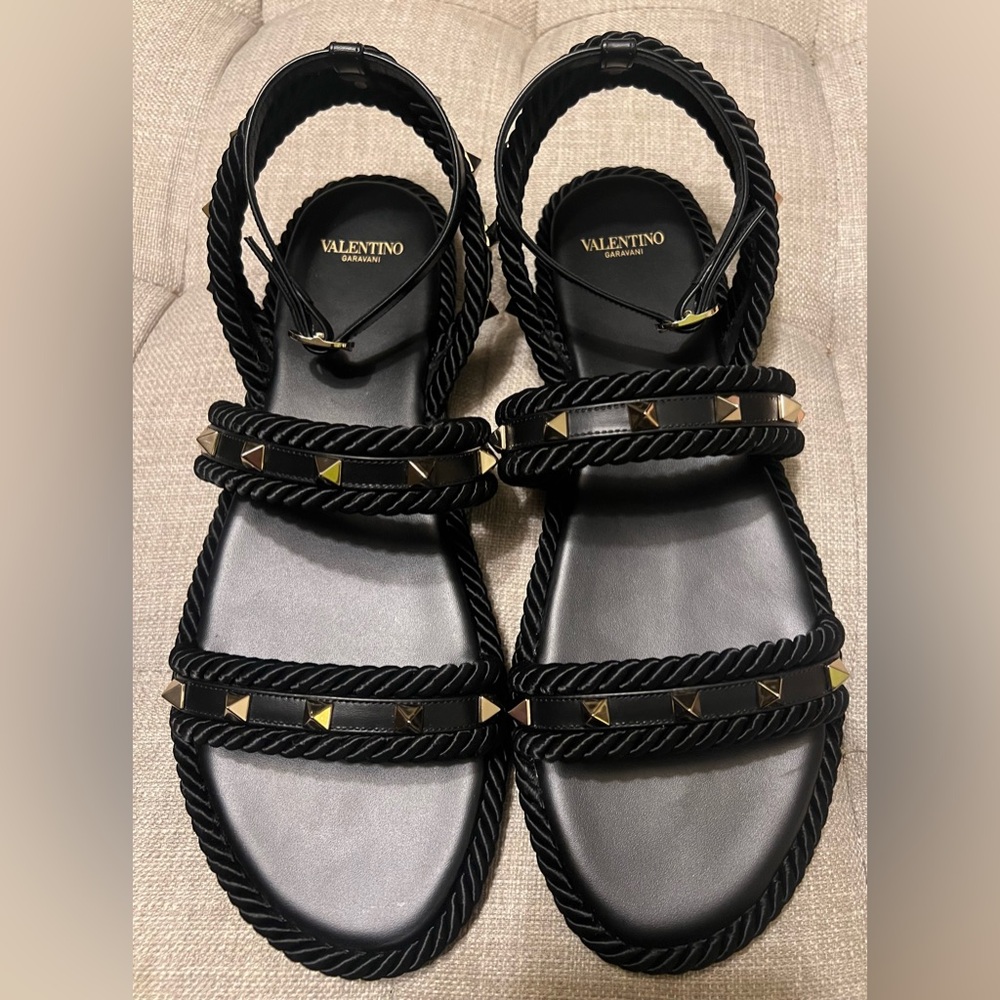 Valentino Garavani Black Rope Rockstud Flat Sandals size 9 new no box!